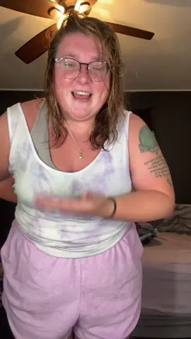 Peep that unfinished laundry in the background 👀 #healthadepopit #bodypositivity #GlowUp #plussize