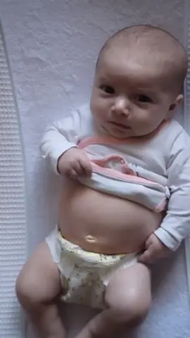 pour soulager les colique et les gaz de bébés #massages