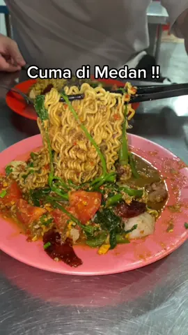 Kwetiau Ahun , Jl.Pukat V - Medan 18.00-22.30 Non Halal