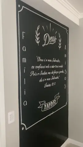 Hand Lettering estilo Chalkboard (quadro negro) em parede de apartamento na Zona Sul de São Paulo! #chalkboard #chalk #lettering #handlettering #giz #artecomgiz #paredelousa #sãopaulo #icaroesteves