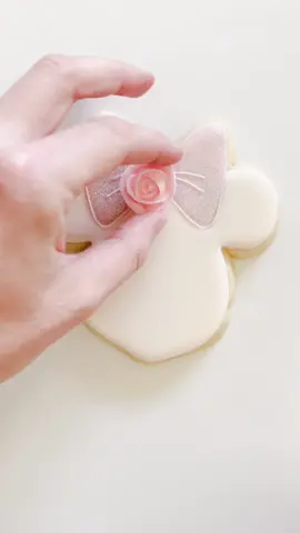 Master P+Minnie Mouse just makes sense. 💕#cookievideos #cookiedecorating #satisfying #fyp