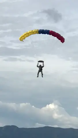 Paracaidistas de Colombia@fuerzasmilitarescol @ejercitonacionalcolombia