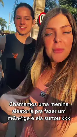 Chamamos uma menina pra fazer um tralala junto conosco e ela surtou kkk #fy #fyp #foryou @leobalbinotti