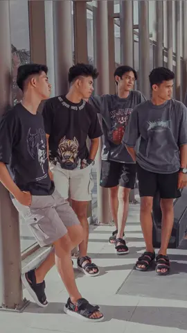 Mau kece dengan tampilan outfit kekinian ? Gass ke TPM 🔥 inframe : @hey.suwandi @erwinanugrahhhh @andi.mus @ardipratamaa05 #makassar #bugis #makassarinfo #sulawesi #sulawesiselatan #OOTD #ootdmen #ootdcowok