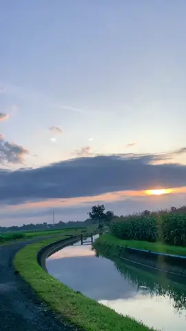 Gak perlu bukti nyata yang penting kata kata😎🤙 #fyp #sunset #katakata #chill