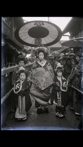 Japan changed so much in just a century. #indiascarlett5 #History #oldphoto #1900s #1910s #photography #oldphoto #vintage #vintagephotographs #vintageaesthetic #japan #vintagejapan #kyoto #japanesehistory