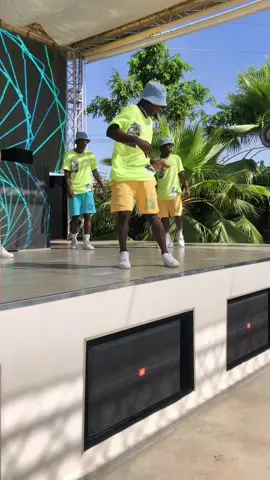 Instagram : @izy_danse mon solo en prestation #famousbeach #famousbeachmarrakech @famousbeach #danse #dansechallenge #danseavecdoulonvientlefilm #danseaveclesstars #dansetiktok #dansen #danser #danseavecmoi #afro #afrodanse #afrodanseurbaine #worldofdance #fun @tiktok @worldofdance @Chop Daily