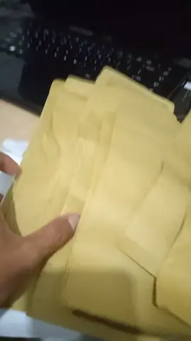 Iseng ngumpulin amplop gaji selama setahun eh gak nyangka pas mau di cek mau di buang ternyata masih ada rp. 100.000 di dalamnya, untung blm ku bakar 🤣🤣🤣🤣#nasiparnap #vidiolucu #fyp