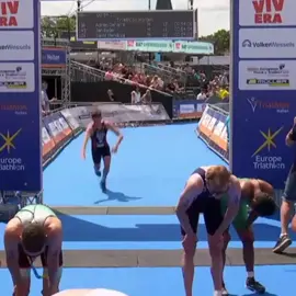 👻Mysterious forces at work at the finish line in Holten this weekend… bravo Sergio Baxter 🇪🇸 and Mathilde Gautier 🇫🇷 for the wins!  #Triathlon #SwimBikeRun