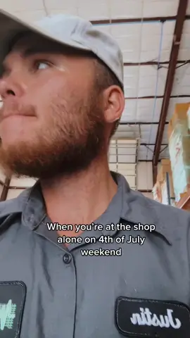 A hard worker is hard to find , nah hes in the restroom 😂 #bluecollar #hardwork #4thofjuly #fyp #loner #workingontheweekend