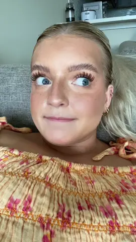 The lips change eeeeverything #lips #makeup #fyp #2dhandpuppets #trending