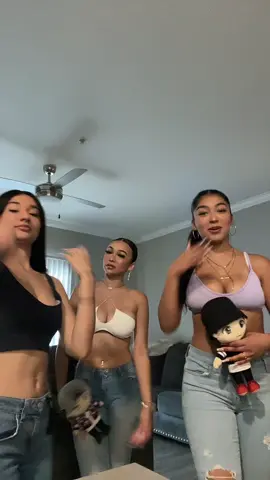 i miss themmm @josie alesia @tessa👩‍❤️‍💋‍👩 🥺