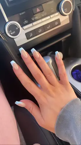 politely these are not french tips 🥲 rip to my cute hawaii nails #badnailscheck #imliterallycryingovermynailsrightnow