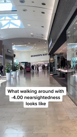 Ever wonder what it looks like to walk around with -4.00 of nearsightedness? 😳#nearsighted #glasses #myopia #nearsightedness