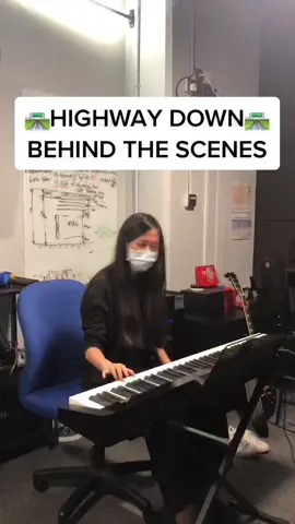 dont say i no steady… 😎 my band got two girls 👧 very talented de..🫣 #livemusic #liveband #busking #sgmusic #musician #mandopop