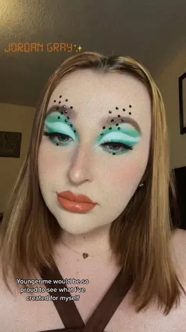 She took her dreams and made it a reality💚 #greenscreen #greenscreenvideo #coolkidschallenge #makeup #mua #muasupport #makeupartist #BeautyTok #GlowUp #fyp #viral #trending #trendingsong