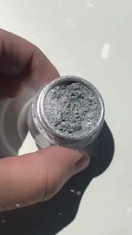 CHICAGO nuestro plateado metalizado🫶🏻 #metalizado #plata #ilovea2 #pigments #makeup #maquillaje #beauty