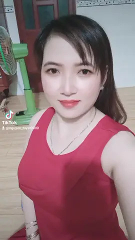 Thế gian gó 7 tỉ người, hok biết có  ai ghét mình nữa😰 tối nay điệu xíu đi tiệc cưới☺