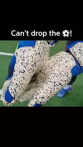끈적한 1등 장갑 #틱톡스포츠 #골키퍼 #축구 #운동하는남자 #goalkeeper #football #goalkeepergloves #asmr #viral