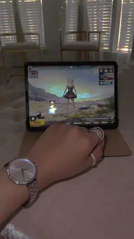 Bringing other trends to PUBG 😝🤍 #nails #trend #foryou #fyp #foryoupage #fypシ #viral #goviral #viralvideo #money #pubgmobile #pubg #pubgafghanistan #09 #girlgamer #hand #rose #proplayer #pubglover