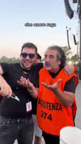 anche al concerto di achille ti amo