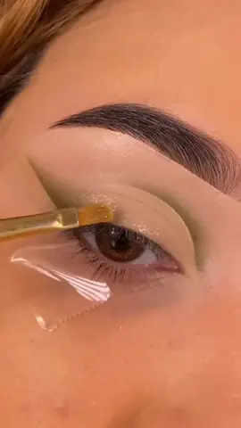 light green eyeshadow hacks 💚 perfect for summertime 😉 Baby Tiff makeup