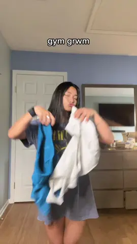 What’s your GYM UNIFORM? I always lay my clothes out the night before as a ritual. If ya haven’t noticed the repeating outfits— I rarely buy new gym clothes unless I really need an upgrade/get rid of some or if I try something new that changes my life ok otherwise I recycle & mix and match the same stuff: sports bra, high waisted leggings or biker shorts, crew socks, DIY crop top always, and sneaks. #grwm #grwmroutine #gymwear #athleisure #gymfits