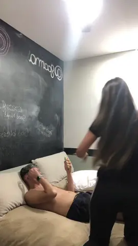 Nao sei se foi pior eu quase quebrar a perna ou quase quebrar a barriga dele 😭🥰 #fyyyyyyyyyyyyyyyy #casal