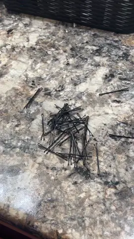 #tipsandtricks #DIY #lifehacks #lifetips #DidYouKnow #PlutoTVIsFree #beautyhacks #bathroom #KitchenHacks ##bobbypins