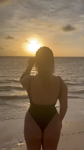 Summer sunsets 🌅 #summernights #summervibes #summersunset #sheinbikini #summerswimwear #sheinswimwear #sunsetview #oceanside #miamigirl