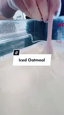 where my oatmeal lovers at?🍪🔥 #crumblcookies #crumbl #crumbltiktok #benfromcrumbl