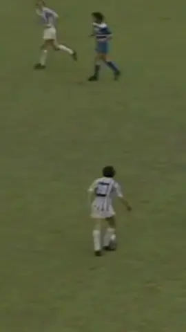 la classe del re🪄🤴🏻🇫🇷#perte #fy #juve #juventus #football #calcio #goal #amazinggoal #platini #leroi #goat