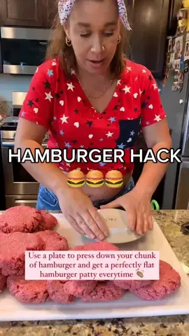 You’ll never make another hamburger the same way again. This trick makes it so easy to make a bunch of hamburger pattys QUICK & EASY! #hamburgerhack #foodhack #bbqtipsandtricks #4thofjulyfoods #fourthofjulyfoodideas #bbqhamburgers #easyhamburger