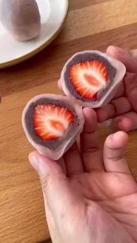 Ichigoo 🍓 #daifuku #mochi #luvitaho #luvitahorecipe