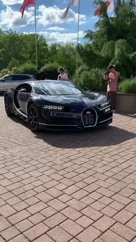 look at this ✨ #annecy #chiron #bugatti #bluecarbon #carspotting #luxury