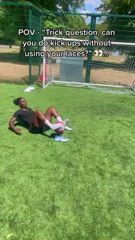 theres many ways.. i guess😅 #kickups #football #footballtiktok #fyp