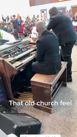 When the spirit hits you on the instrument! #hammondb3 #organsolo #musician #fyp #foryoupage #churchtiktok #church #viral #explorer #churchmusic #musician #tiktok #organsolo
