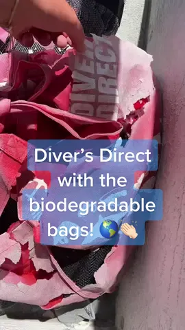 I’m not sure if this was on purpose, but it’s impressive @DiversDirect 😅🌎👏🏻 #biodegradable #EcoFriendly #scubatiktok