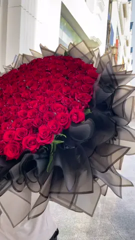 #متجر_غِصَان : نسهل لك إختيار الهديه وتوصيلها داخل الطائف مجاناً💌💙. للطلب: 0565626795.  #الطايف #ورد #تنسيق_حفلات #بوكيه_ورد #باقة_ورد #هدايا #اكسبلور #تخرج #هدايا_تخرج #fyp #foryou #اكسبلورexplore #techworld #foryourpage #fypシ