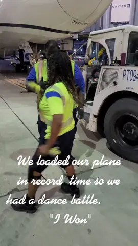 #workout #unitedwedance #unitedairlines #funatwork #beyonce #youwontbreakmysoul #ilovemyjob#ilovemycoworkers