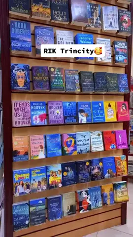 #colleenhoover #itendswithus #allyourperfects #gameofretribution #touchofdarknessseries #bookworm #bookstore #bookheaven #bookstorethings #romancebooks #allyoucanread #bookstan #booktoker #bookstagram #BookRecommendations #trinitok