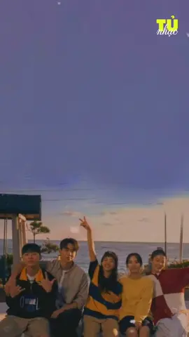 Gặp được nhau, bước bên nhau, dù có ngắn ngủi mà đậm sâu... #tunhac#lyrics #xuhuongtiktok2022 #phaophoa #phiphuonganh #nhachaymoingay #chill#tamtrang #fyp#fypシ