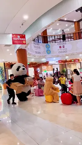 😂😂😂#funnyvideo#prankwars  #fyp #fail #foryoupage #funnyvideos #public #tiktok #pandas