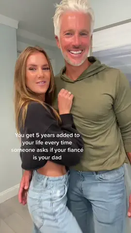 Hey daddy @themichaeljustin #agegapcouple #daddy #silverfox