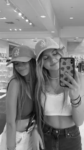 i miss you an@I (yes thats her name) #internetfriends #fyp #viral