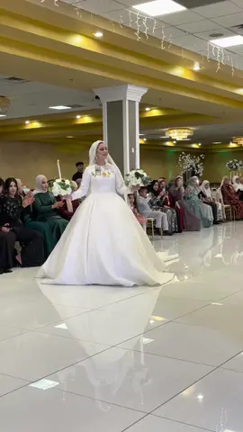 Candle dance ✨#wedding #weddingtiktok #fypシ #fyp #foryoupage #couple #اكسبلورexplore #اكسبلور #عرب #Love #dance #foryou #explore #arab #photography #glam #happy #foru #ohio #sing #tiktok #stitch #dress #gold #عرب_تيك_توك #فوريو #palestine #hijabi #modest #white #video #photo #women