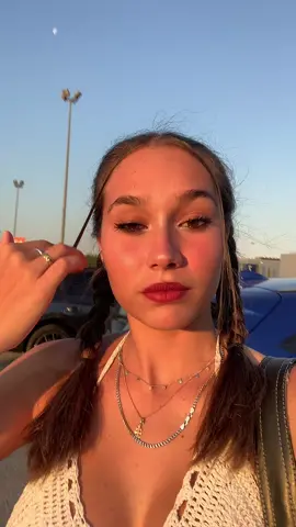 las trenzas hechas en el coche de camino 🤝🏼