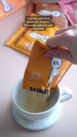 Make your own oatmilk in seconds! Oatbedient, new oat milk brand comes with three variarions: Original, Chocolate and Oats with Chia Seed. The super cute illustration and packaging design has caught my eyes!Try it with pouring over 180ml hot water, thats it! #oatmilk