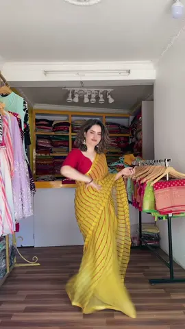 #navyataaethnicwear #saree #nepalitiktok #nepalimuser #SmallBusiness #fyp #fashion #traditional #ethnicwear #pachheuri #indirajoshi #trending