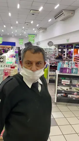Solo quise enfiestar la farmacia 😏😏
